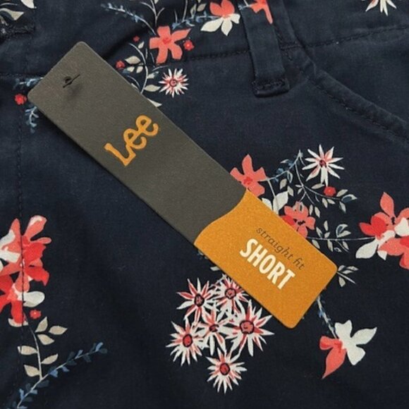 Lee Straight Fit Blue Floral Chino Shorts in Imperial Floral Dance Size 16M - Picture 5 of 7